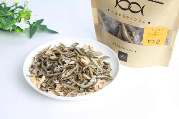 画像2: おさかなIRICCO ごまいりこ&アーモンド 85g (2)