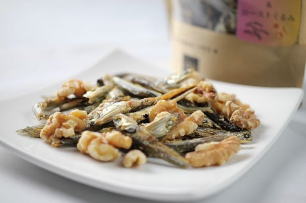 画像2: おさかなIRICCO 片口いわし＆ローストくるみ 砂糖不使用 85ｇ (2)